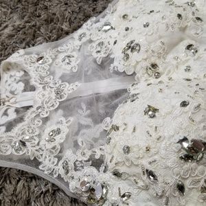 Wedding dress